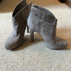 NEW JESSICA SIMPSON, Gray suede heeled boot. Only worn once.